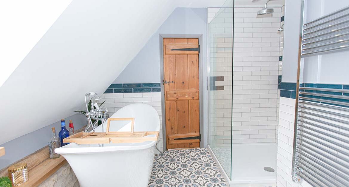 Дизайн ванной комнаты для фермерского дома в Кембридже